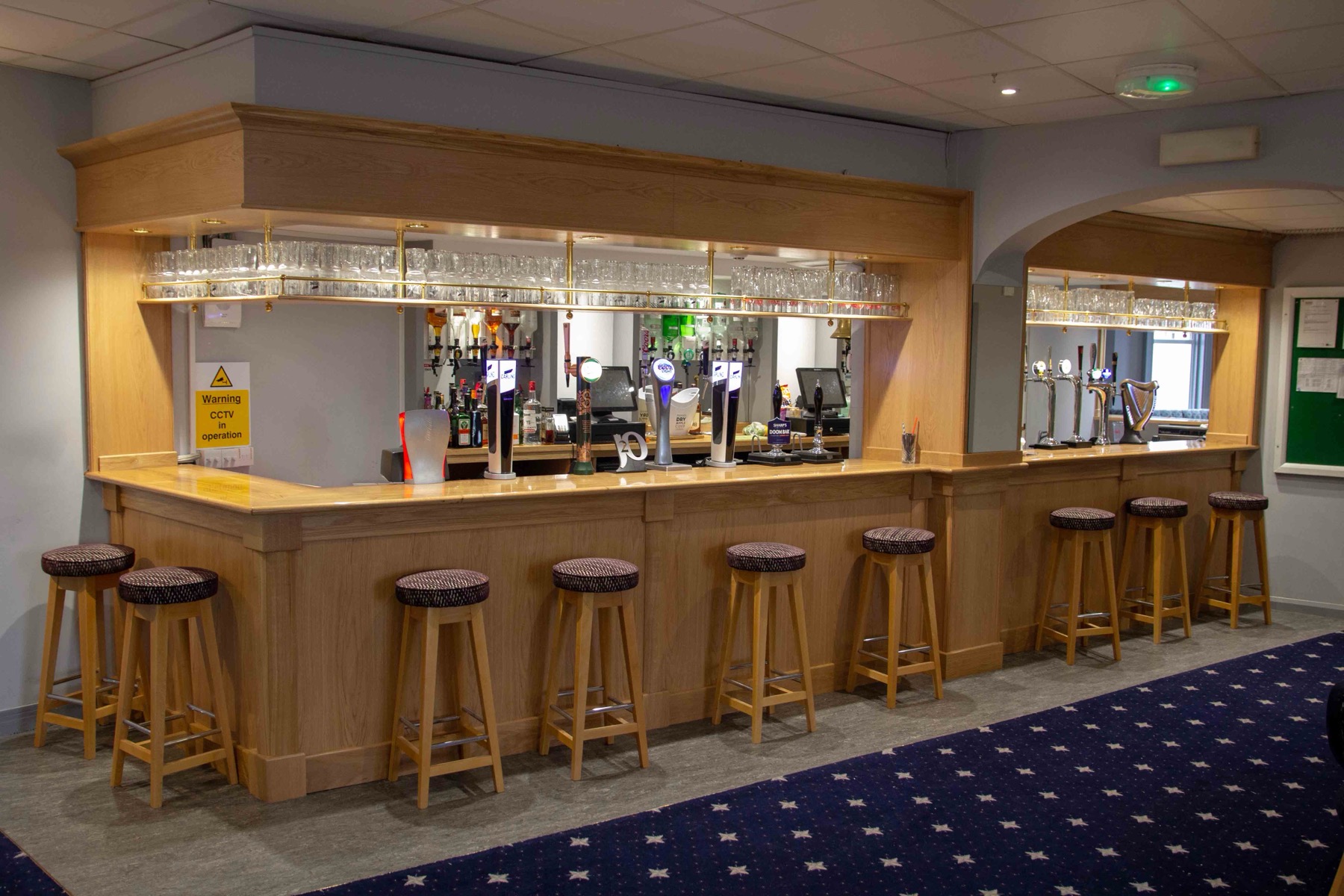 Main bar